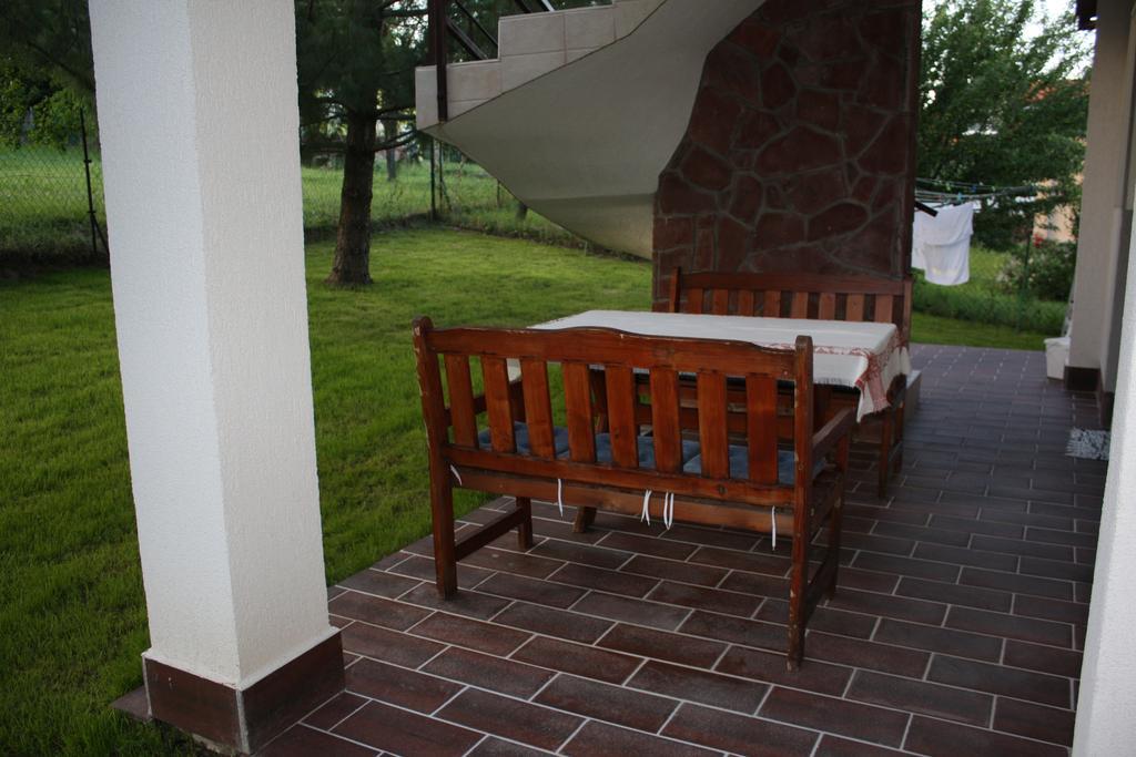 Barcza Vendeghaz Hotel Balatonfured Exterior photo