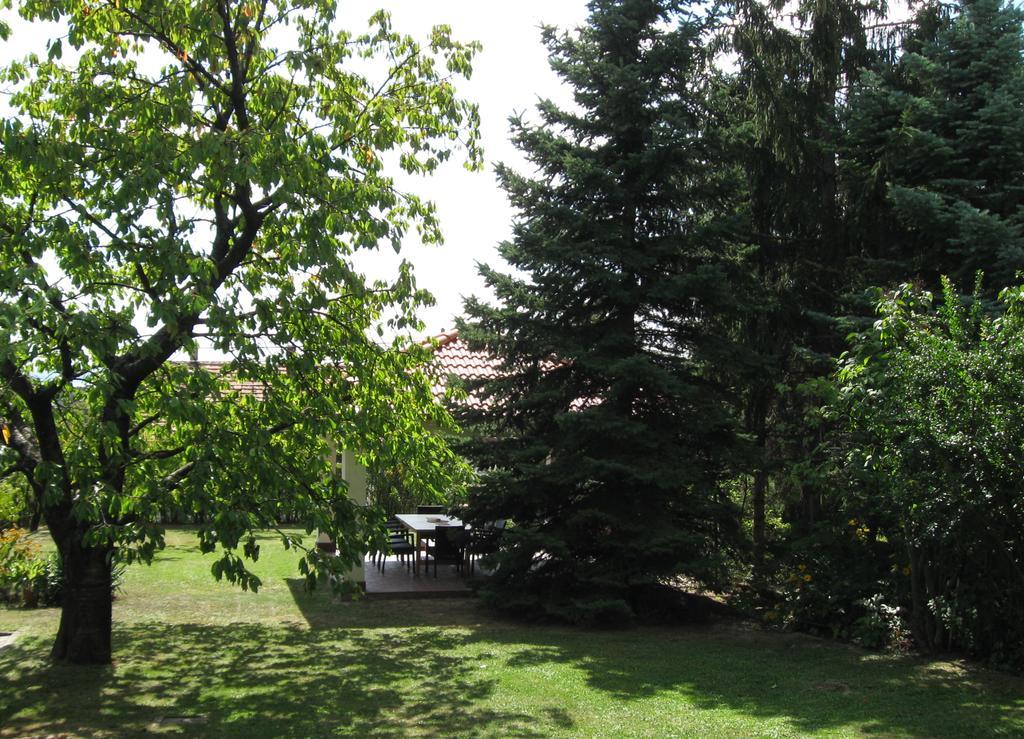 Barcza Vendeghaz Hotel Balatonfured Exterior photo