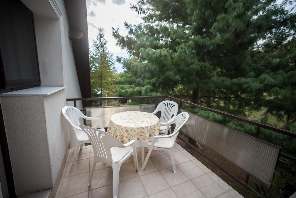 Barcza Vendeghaz Hotel Balatonfured Exterior photo