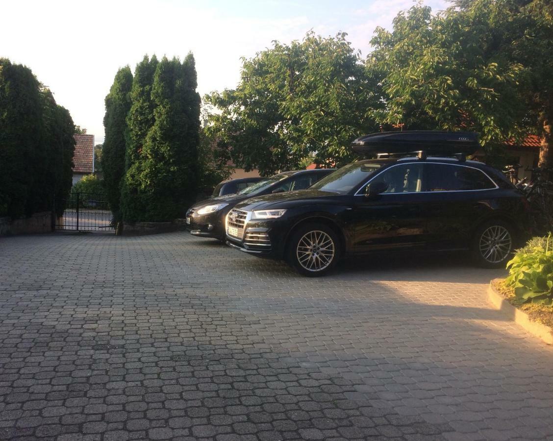 Barcza Vendeghaz Hotel Balatonfured Exterior photo